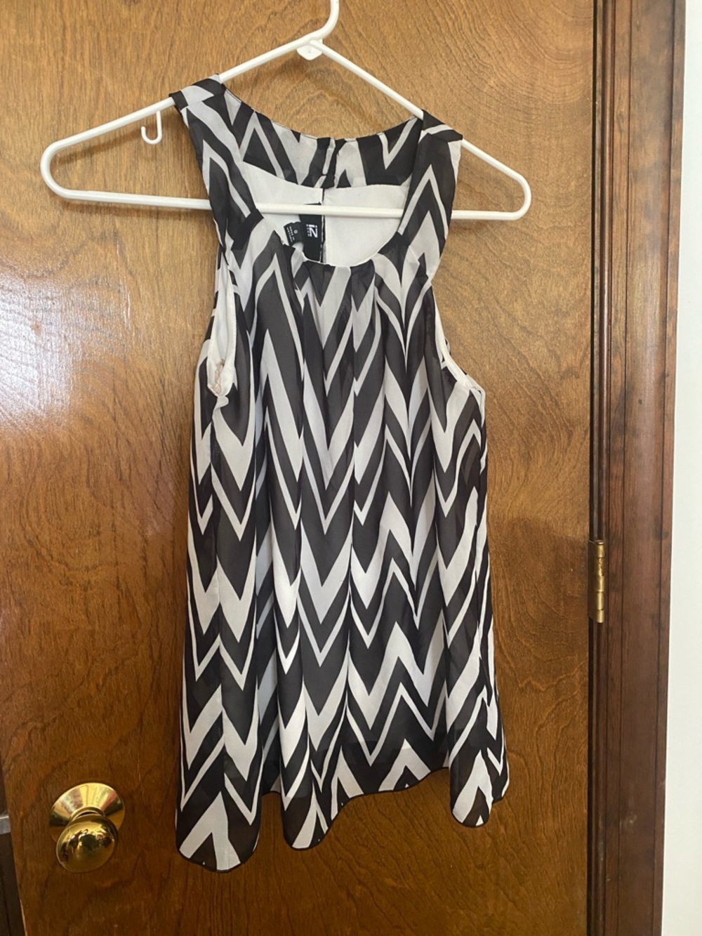 Iz Byer Black and White Chevron Sleeveless Top